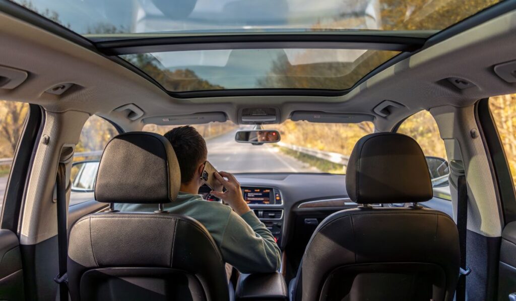 Travel in Ultimate Comfort in Chauffeured Cars for Tourists